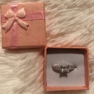 White Sapphire Sterling Silver Ring 💍